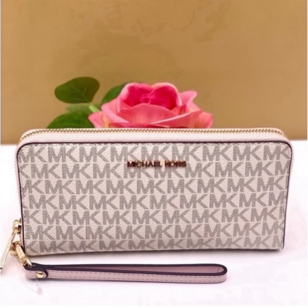 Michael Kors Large Continental Wallet - Picture 6 of 13